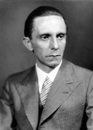 Paul Joseph Goebbels foi um político alemão e Ministro da Propaganda na Alemanha Nazista entre 1933 e 1945